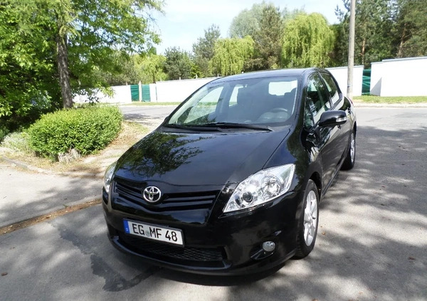 Toyota Auris cena 25700 przebieg: 132000, rok produkcji 2011 z Radom małe 379